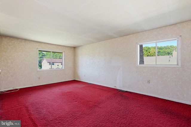 336 CARSON AVE, Gibbstown, NJ 08027