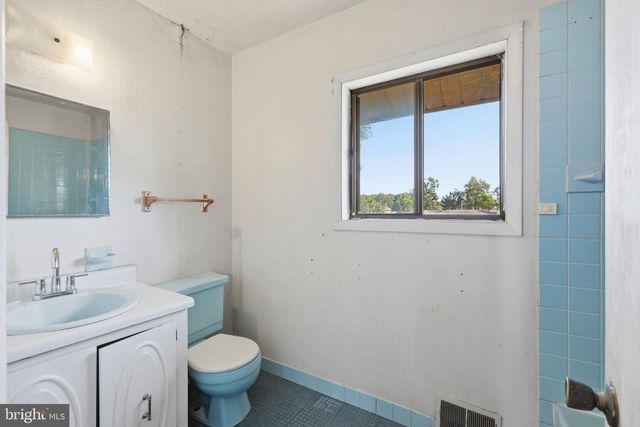 336 CARSON AVE, Gibbstown, NJ 08027