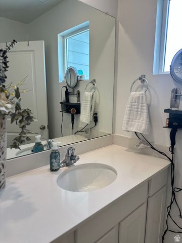 3928 COUGAR LN, Eagle Mountain, UT 84005