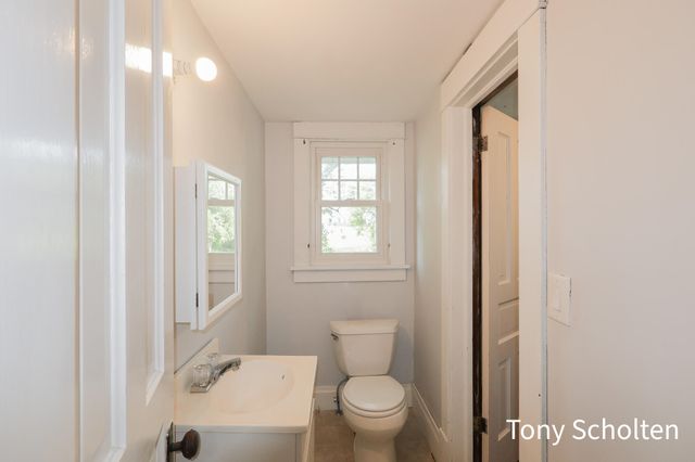 3579 Perry Street, Jamestown Twp, MI 49426