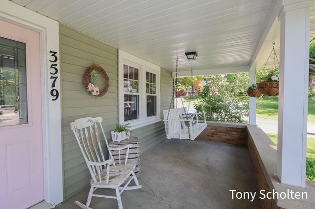 3579 Perry Street, Jamestown Twp, MI 49426