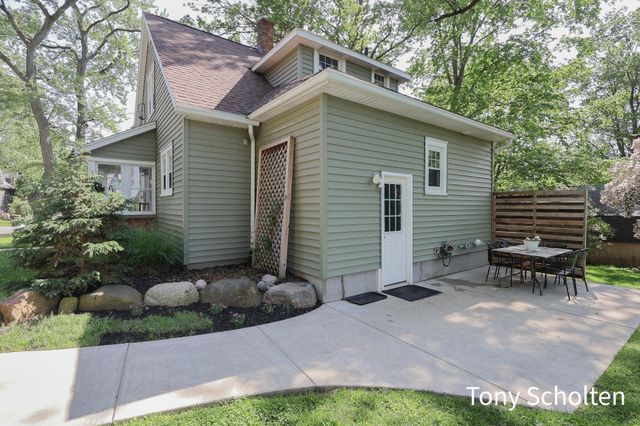 3579 Perry Street, Jamestown Twp, MI 49426