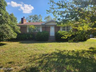 824 Euclid Boulevard, Carthage, MO 64836