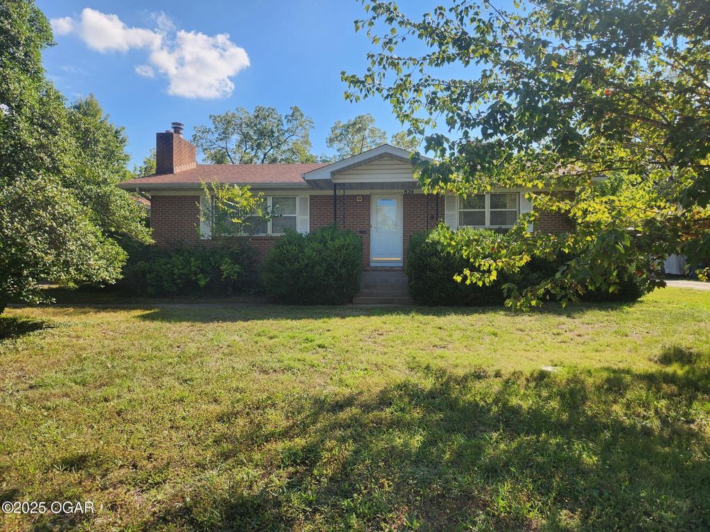 824 Euclid Boulevard, Carthage, MO 64836