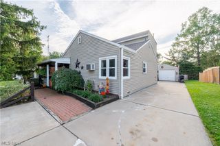 140 S Bon Air Avenue, Youngstown, OH 44509