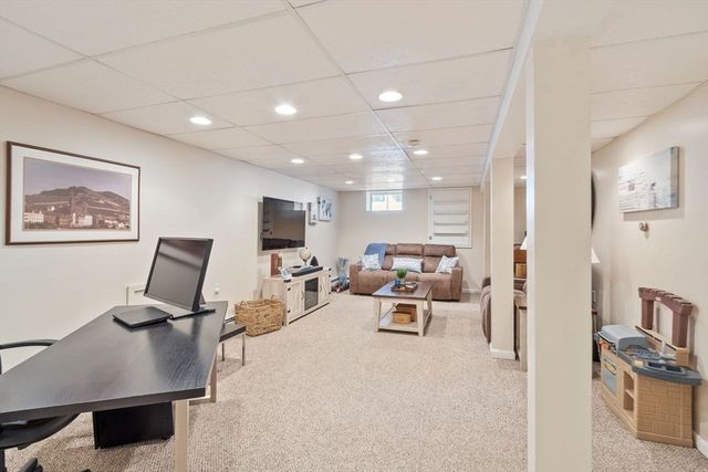 1 Anderson St, Peabody, MA 01960