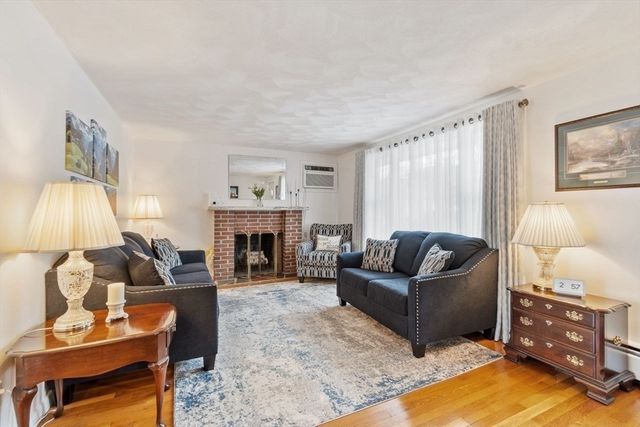1 Anderson St, Peabody, MA 01960