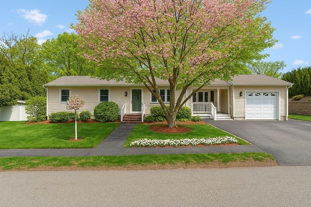 1 Anderson St, Peabody, MA 01960