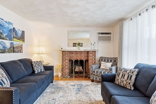 1 Anderson St, Peabody, MA 01960