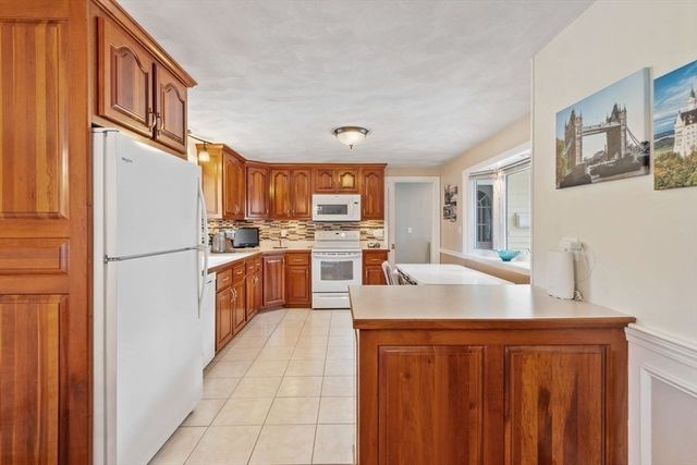 1 Anderson St, Peabody, MA 01960