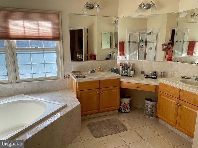 6915 BONHEIM CT, Mclean, VA 22101