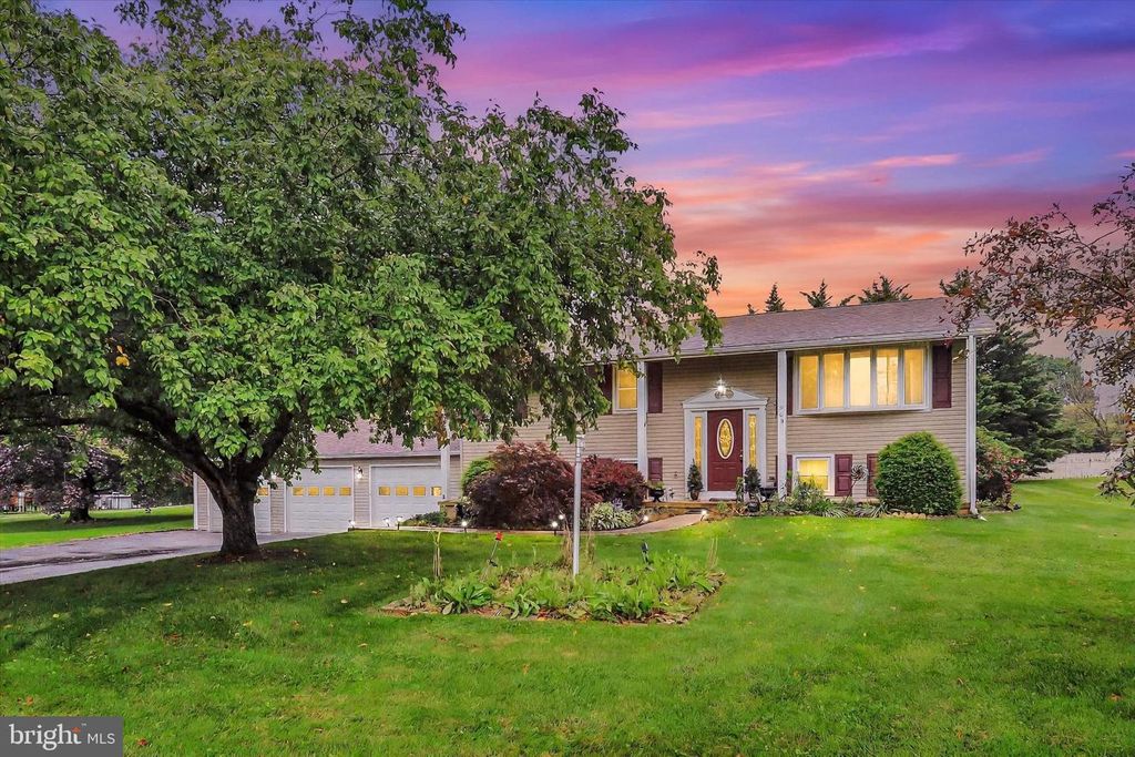 963 W OLD YORK ROAD, Carlisle, PA 17015