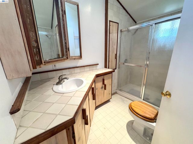 17121 Laurel Rd, Los Gatos, CA 95033