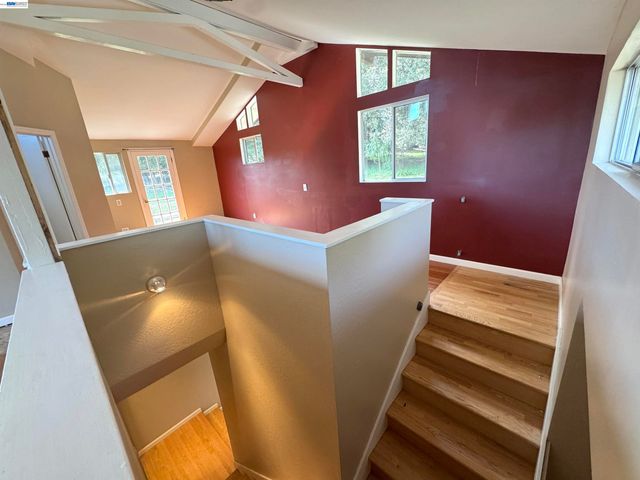 17121 Laurel Rd, Los Gatos, CA 95033