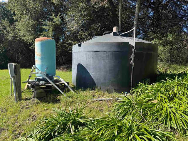 17121 Laurel Rd, Los Gatos, CA 95033