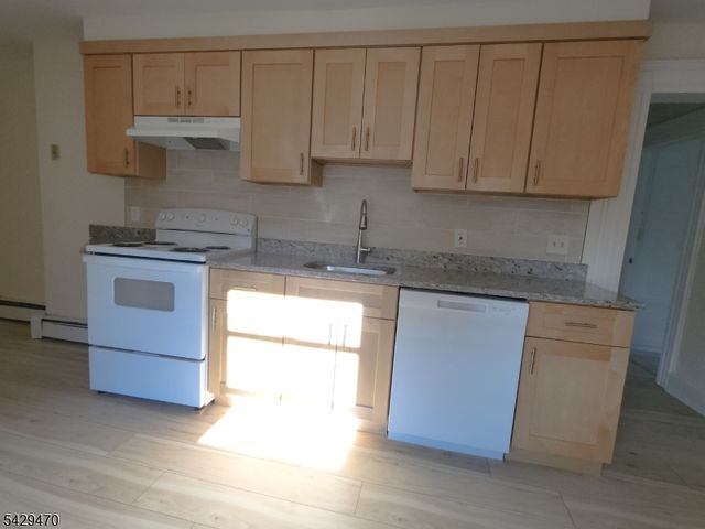 15 E Clay Ave 3, Roselle Park Boro, NJ 07204