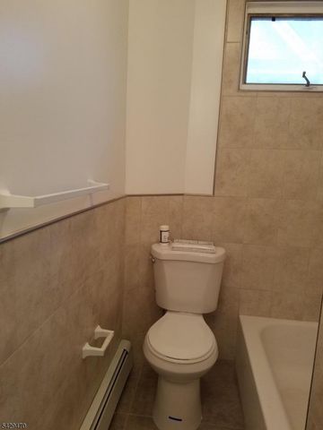 15 E Clay Ave 3, Roselle Park Boro, NJ 07204