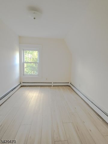 15 E Clay Ave 3, Roselle Park Boro, NJ 07204