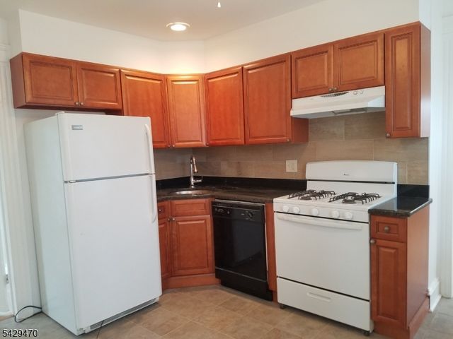 15 E Clay Ave 3, Roselle Park Boro, NJ 07204