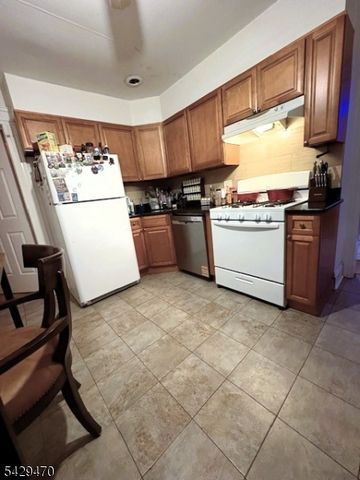 15 E Clay Ave 3, Roselle Park Boro, NJ 07204