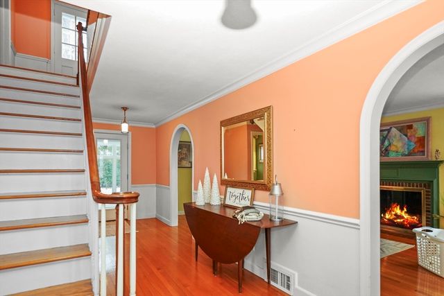 33 Severn St, Longmeadow, MA 01106