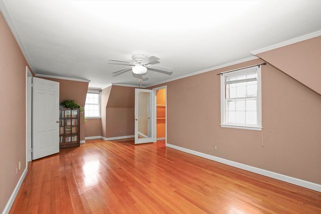 33 Severn St, Longmeadow, MA 01106