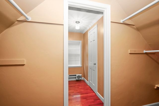 33 Severn St, Longmeadow, MA 01106