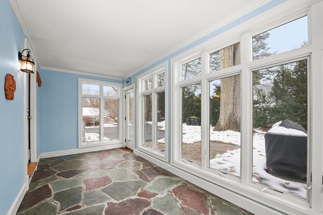 33 Severn St, Longmeadow, MA 01106