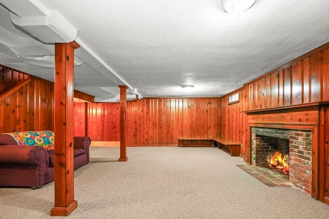 33 Severn St, Longmeadow, MA 01106