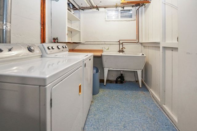 33 Severn St, Longmeadow, MA 01106