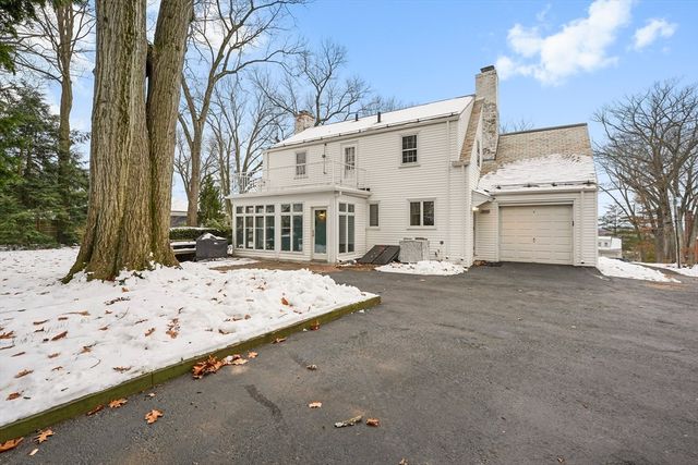 33 Severn St, Longmeadow, MA 01106
