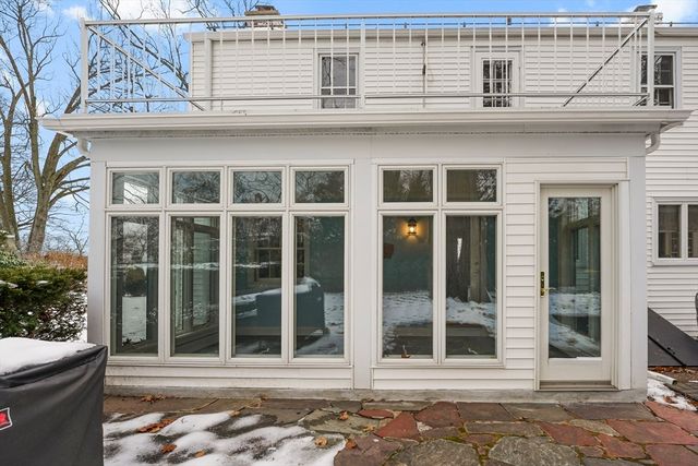 33 Severn St, Longmeadow, MA 01106