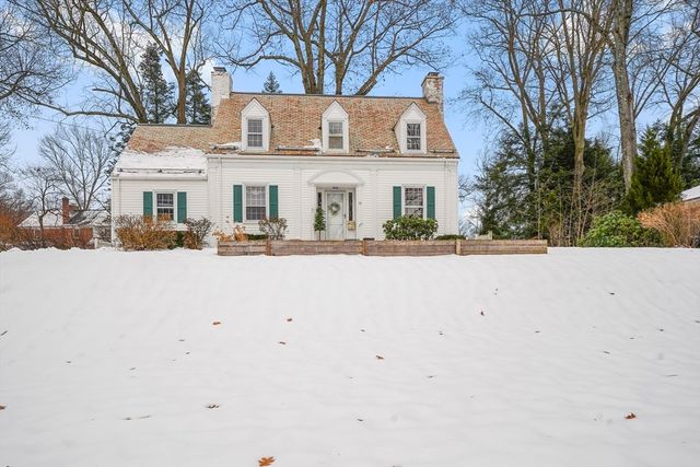 33 Severn St, Longmeadow, MA 01106