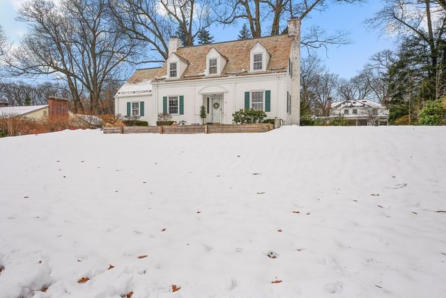 33 Severn St, Longmeadow, MA 01106