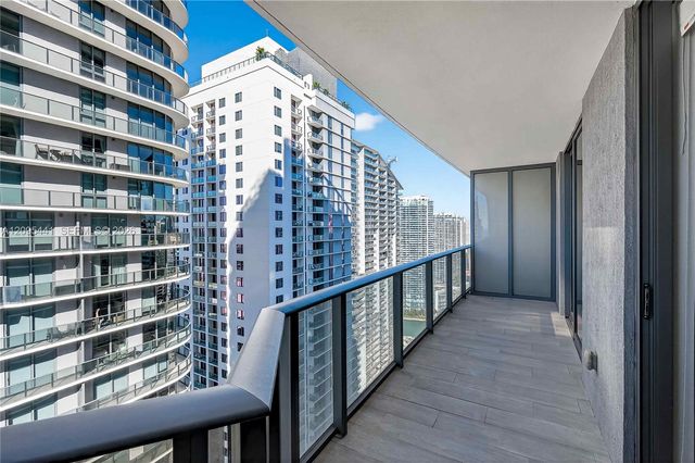 45 SW 9th Street 3807, Miami, FL 33130