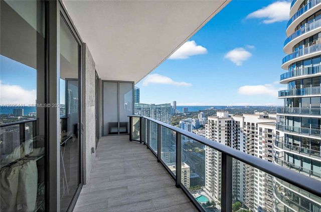 45 SW 9th Street 3807, Miami, FL 33130