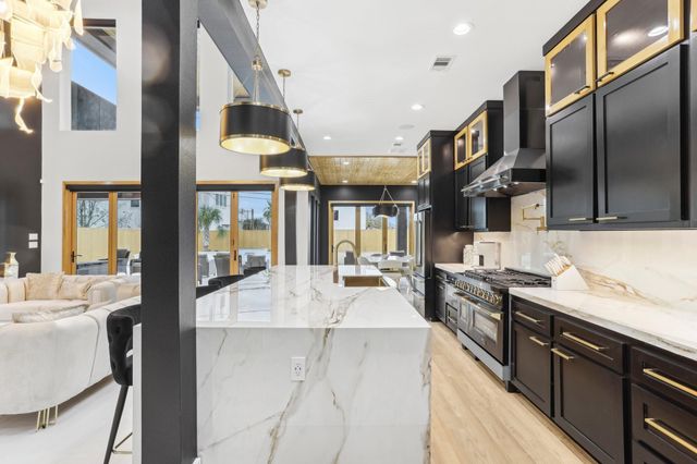 3902 Charleston Street, Houston, TX 77021