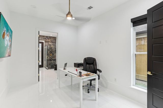 3902 Charleston Street, Houston, TX 77021