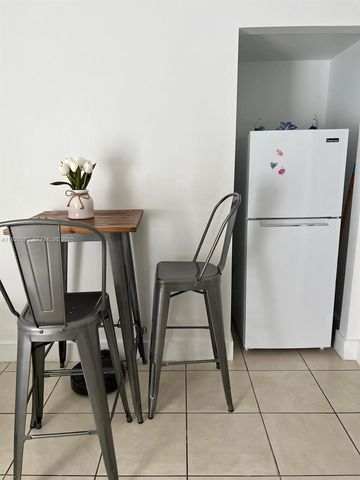 120 NW 10th Ave 4, Miami, FL 33128