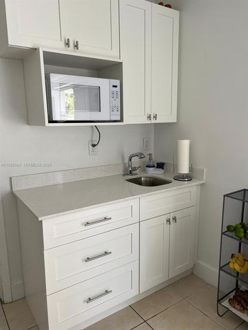 120 NW 10th Ave 4, Miami, FL 33128