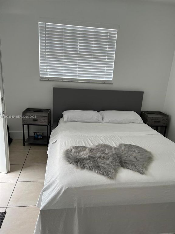 120 NW 10th Ave 4, Miami, FL 33128