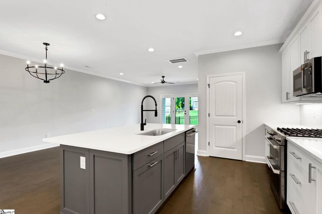 61 Hensley Road, Greenville, SC 29607