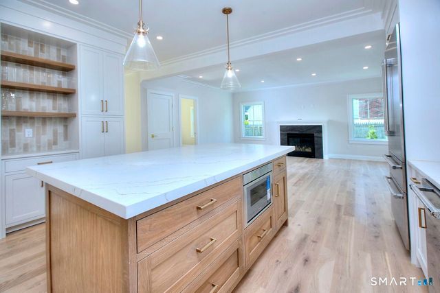 200 Henry Street, Fairfield, CT 06824