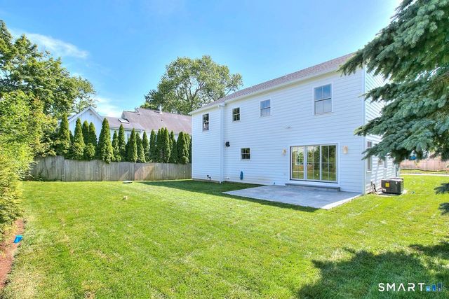 200 Henry Street, Fairfield, CT 06824