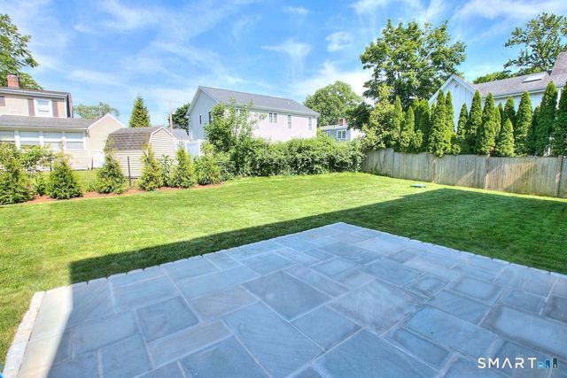 200 Henry Street, Fairfield, CT 06824