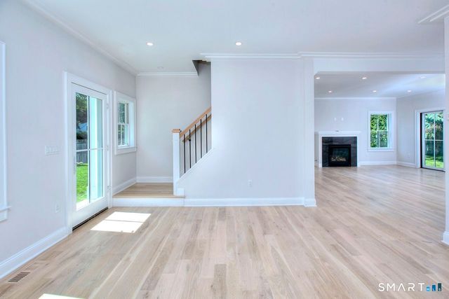 200 Henry Street, Fairfield, CT 06824