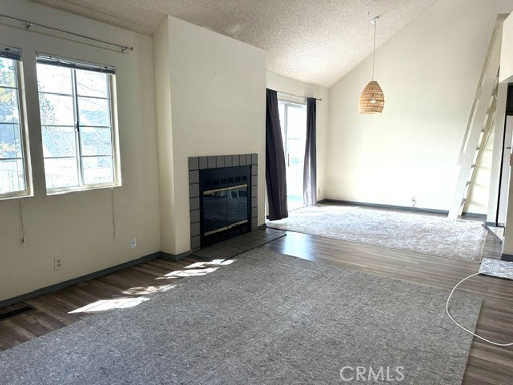 Image 2 of property listing at 1033 Southwood, San Luis Obispo, CA 93401