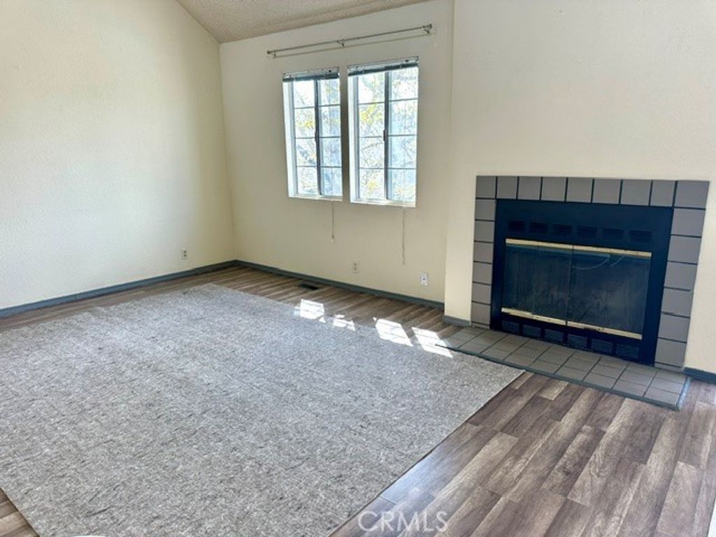 Image 3 of property listing at 1033 Southwood, San Luis Obispo, CA 93401