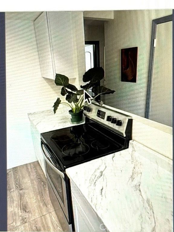 Image 5 of property listing at 1033 Southwood, San Luis Obispo, CA 93401
