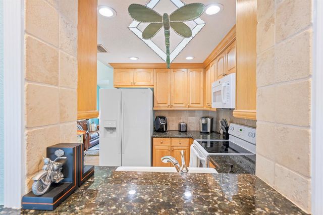 128 Banyan Circle, Jupiter, FL 33458